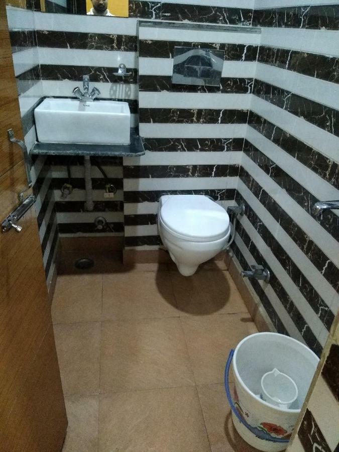 Silver Palace Hotel Нью-Дели Экстерьер фото