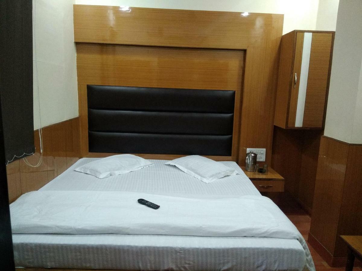 Silver Palace Hotel Нью-Дели Экстерьер фото